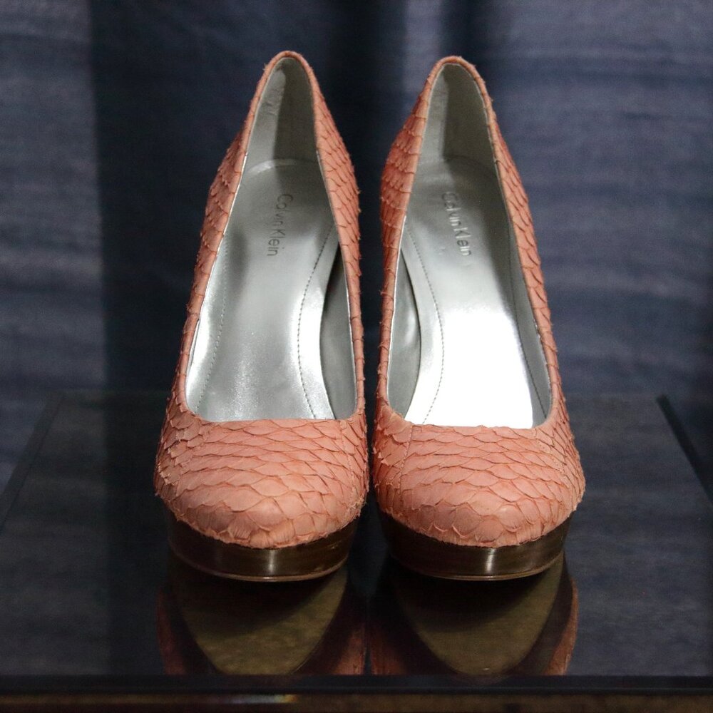 Calvin Klein Peach Fish Scale Platform Heels 8.5